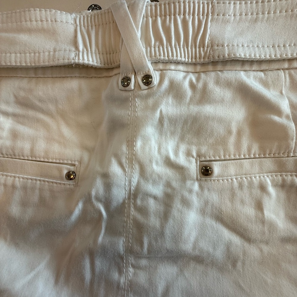 White House Black Market White Skirt - Picture 7 of 11